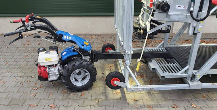 CowCare Trolley Wheel for hoof trimming crush 1