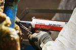 dd-delete care gel being applied to hoof skin