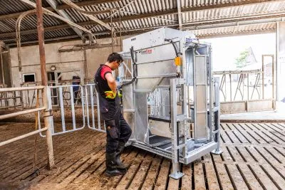 Dairy LUX LIFT Farmer Cow Hoof Trimming Chute